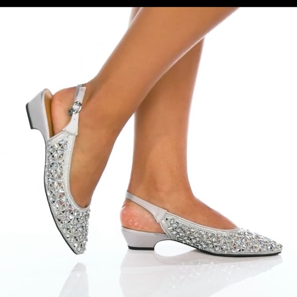 J. Renee
Hasini Satin Rhinestone Slingback Pumps - Picture 1 of 14